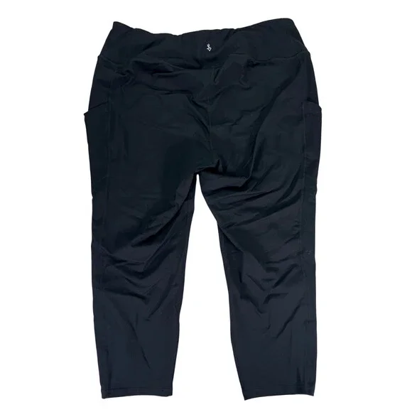 Torrid Active Women's Black Side Pocket Cropped Athletic Leggings - Plus 3 - Picture 2 of 3